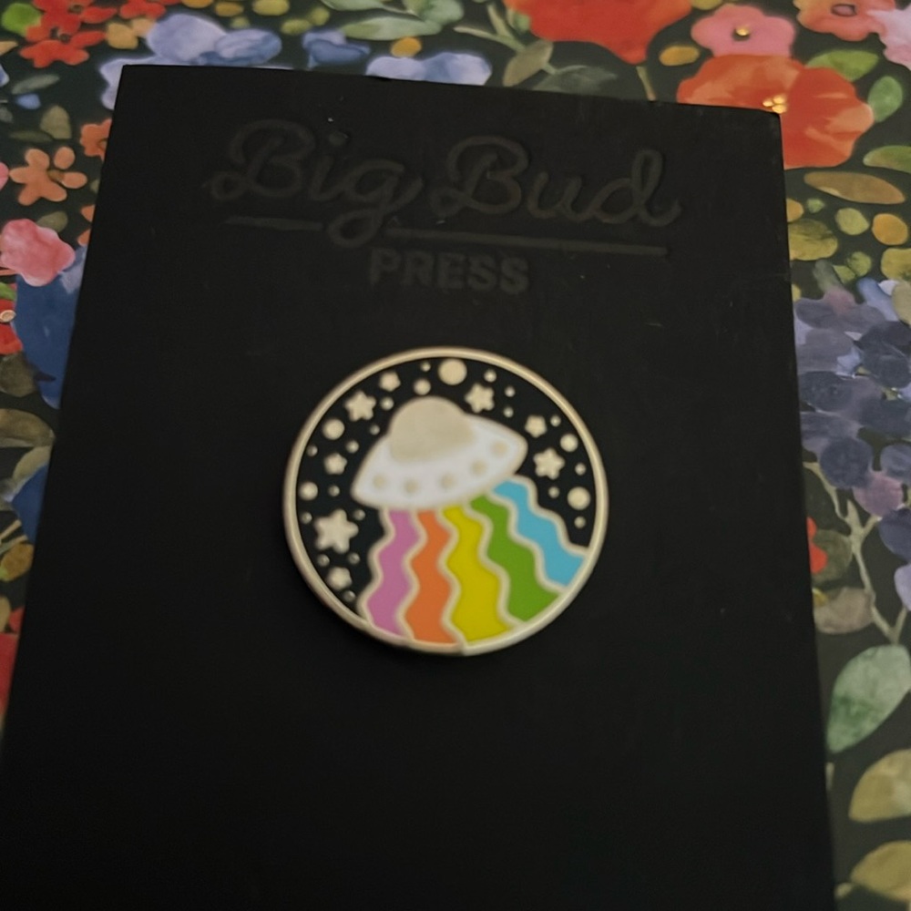 Big Bud Press UFO pin (rainbow)